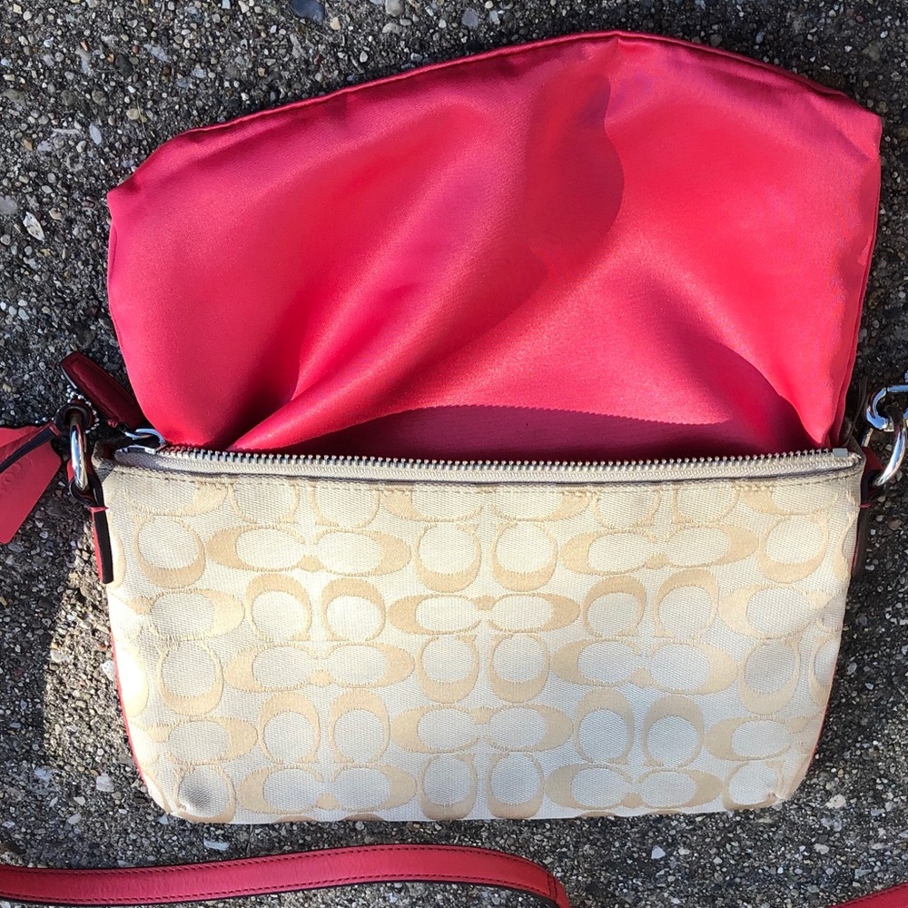 Coach Authentic Crossbody Pink And Tan Gem